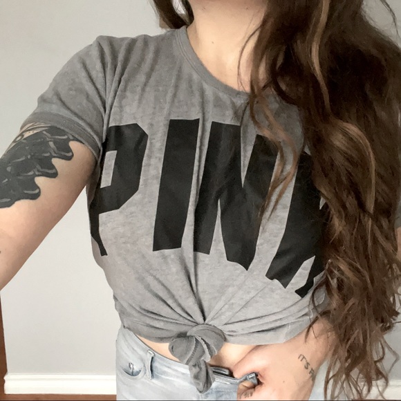 SIZE M VICTORIAS SECRET PINK TEE - Picture 1 of 4